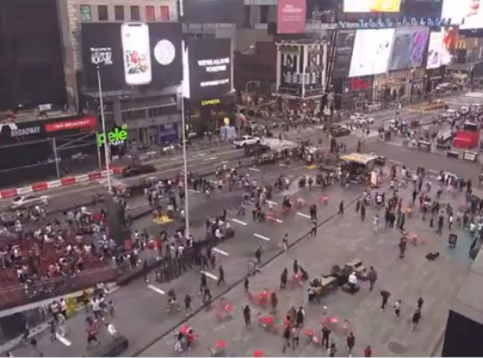 Tiroiteo en Times Square causa furor