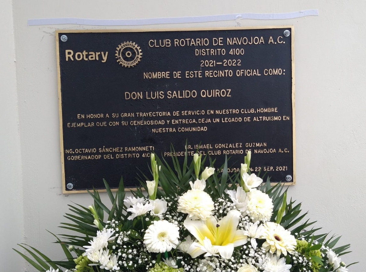 Develan placa en honor a Don Luis Salido Quirós