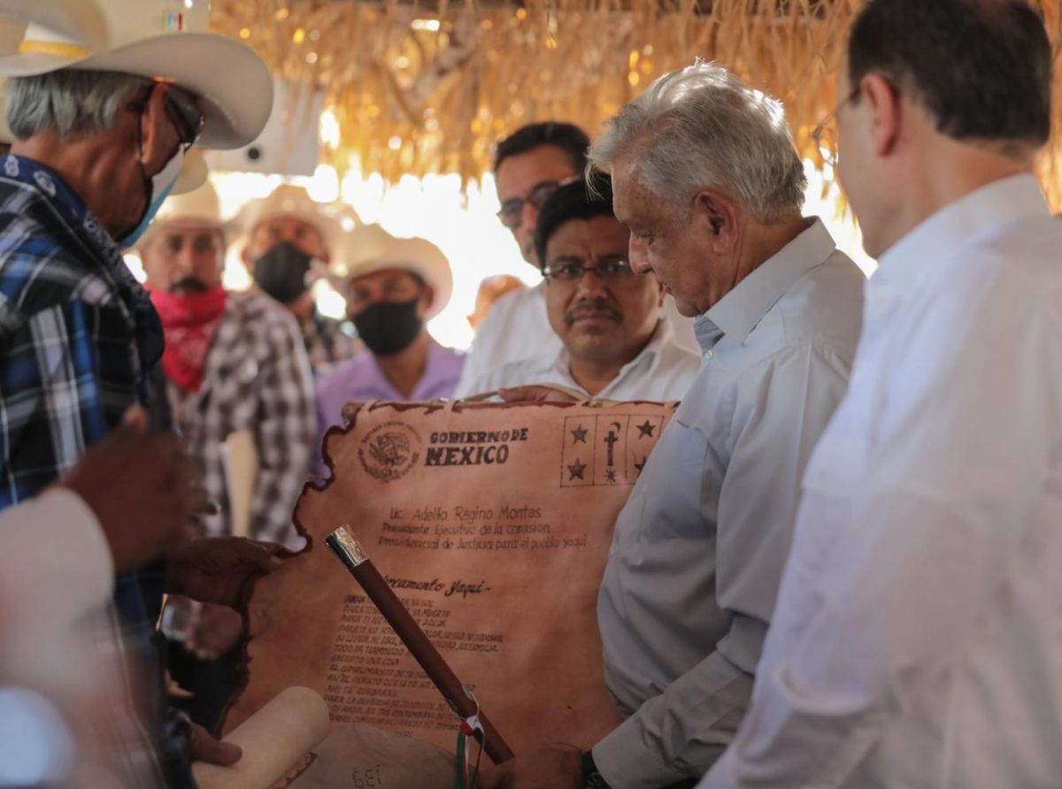 AMLO se reúne con Etnia Yaqui para resarcir daños históricos 