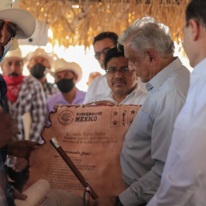 AMLO se reúne con Etnia Yaqui para resarcir daños históricos 